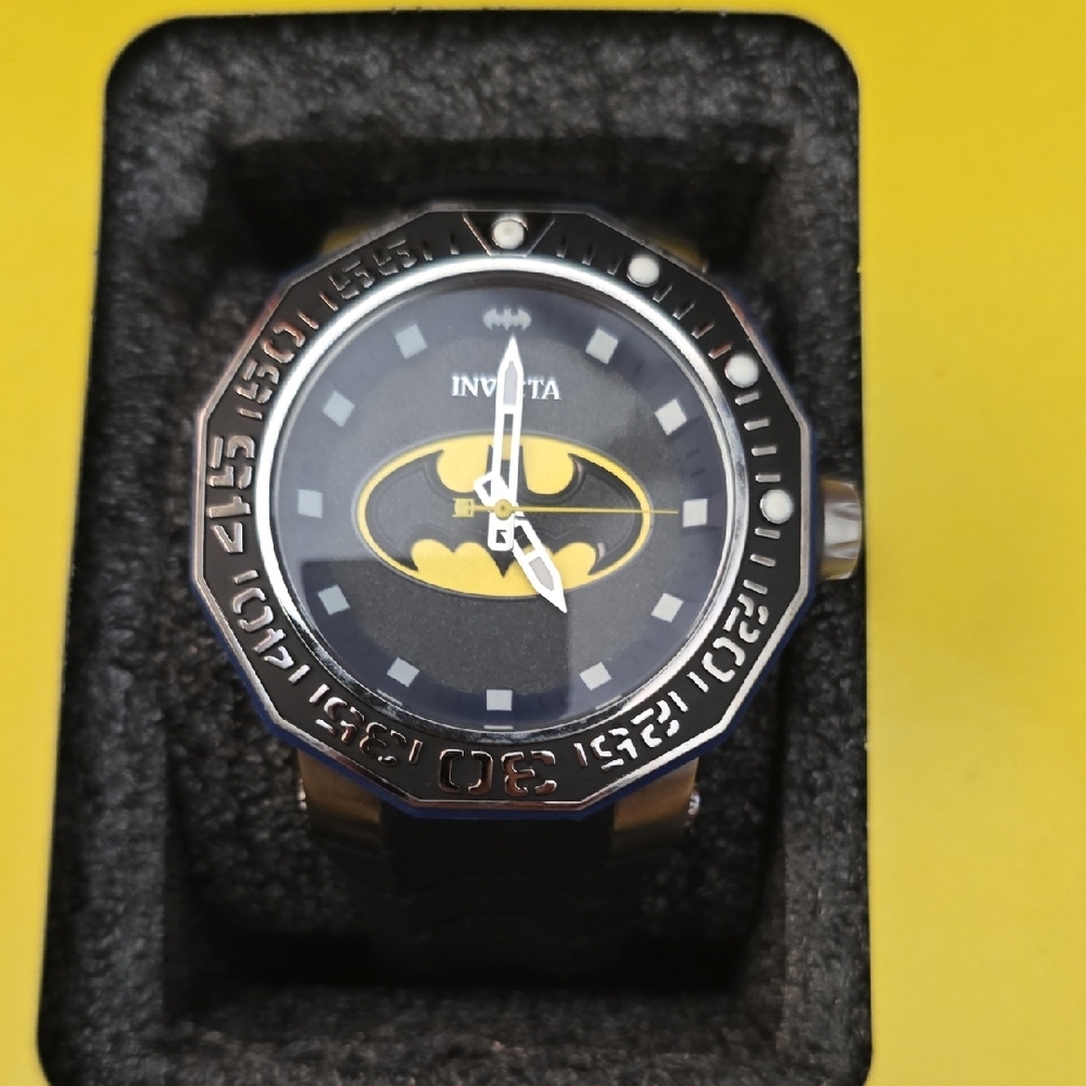 Invicta Black and Yellow Watch with Sporty Design. DC COMICS LIMITED EDITION.